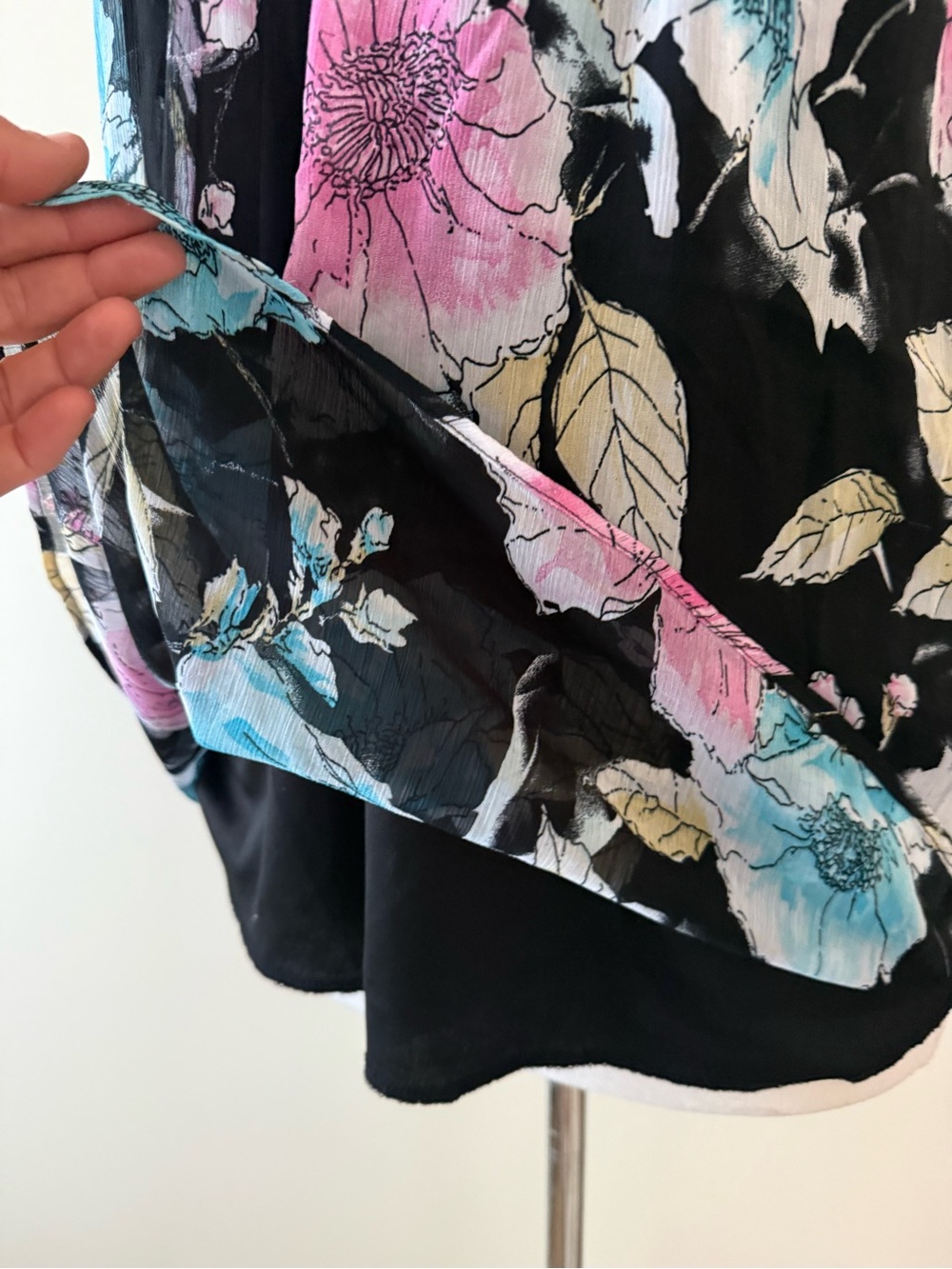 Seductions Silk Blend Floral Beaded Halter Top | Y2K | Size L - Picture 3 of 8